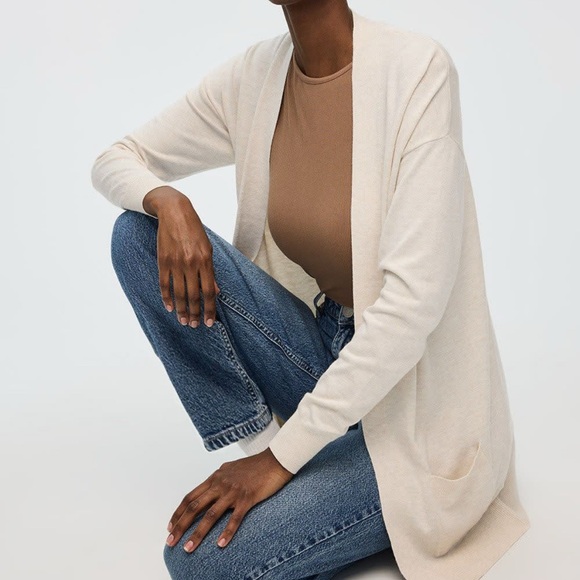 Reitmans Sweaters - Reitmans longline knit cardigan